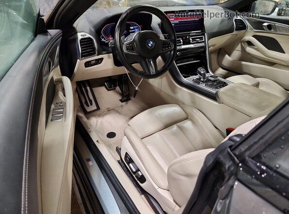 WBADZ4C01RCP56178 2024 BMW 8 SERIES Gray Առջևի վահանակի տեսք