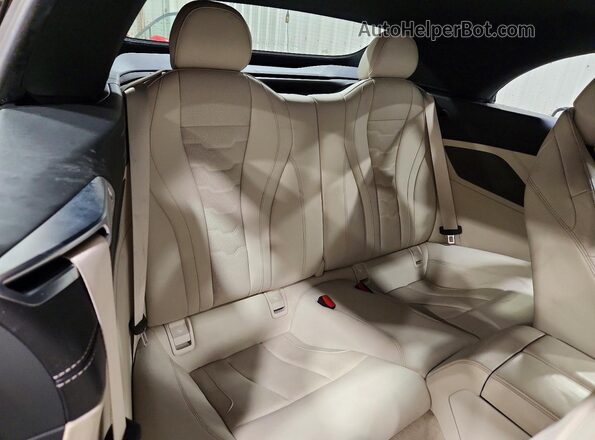 WBADZ4C01RCP56178 2024 BMW 8 SERIES Gray Հետևի նստատեղերի տեսք