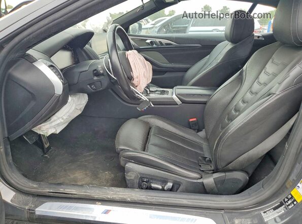 WBAFY4C06MCF24554 2021 BMW M8 Gray Вид салону спереду