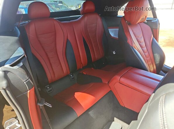 WBAFY4C51KBX39786 2019 BMW M8 Purple უკანა სავარძლების ხედი