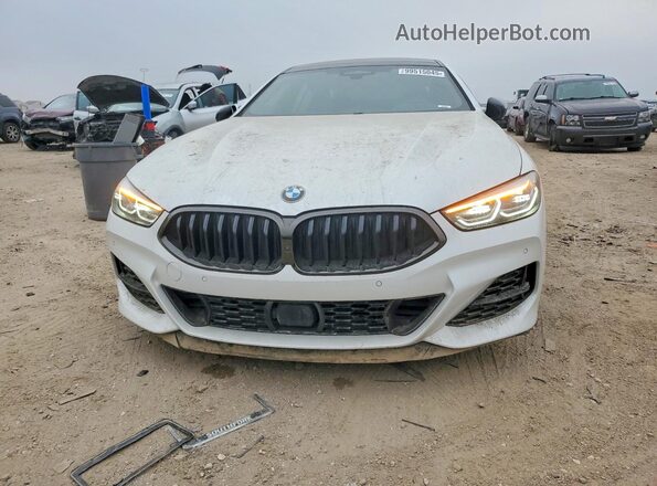 WBAGV8C01NCH27406 2022 BMW M8 White Вид спереду