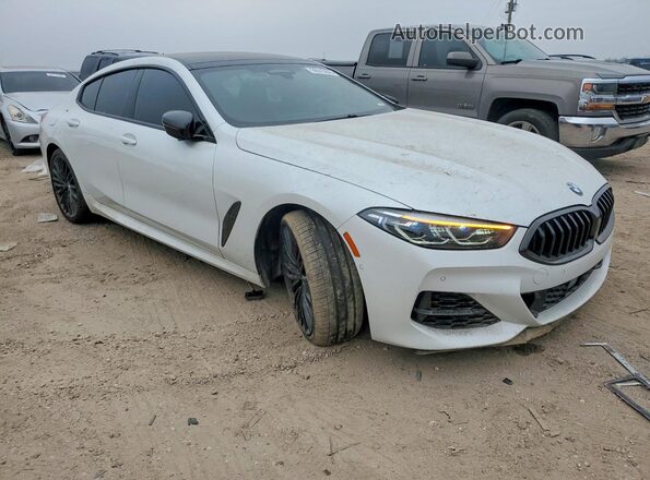 WBAGV8C01NCH27406 2022 BMW M8 White Передня права чверть