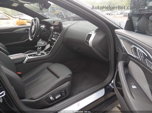 WBAGV8C06RCP91010 2024 BMW M8 Black Вид салону спереду