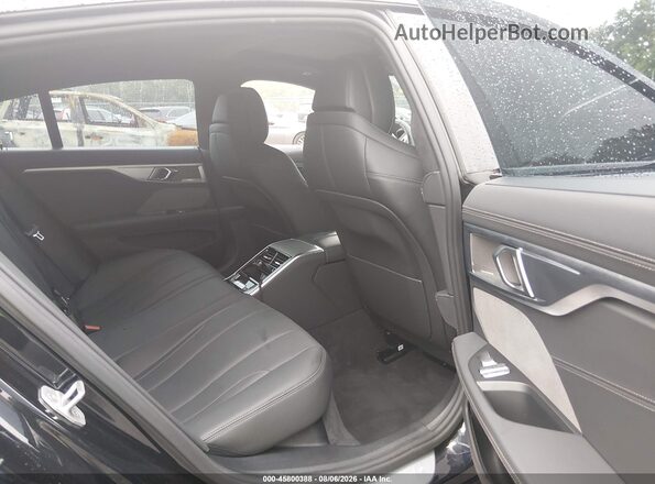 WBAGV8C06RCP91010 2024 BMW M8 Black Вид наклейки з VIN-кодом