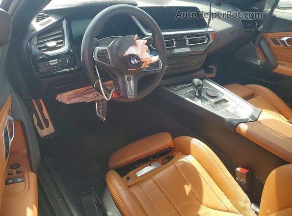 WBAHF3C08RWY33664 2024 BMW Z4 Silver Вид панелі приладів