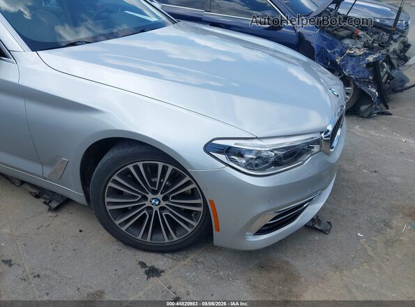 WBAJA5C31HG895101 2017 BMW 5 SERIES Серебряный Вид спереди