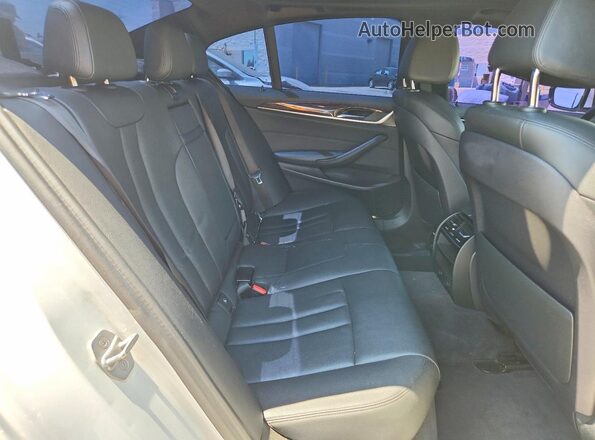 WBAJA5C32HG895463 2017 BMW 5 SERIES White Հետևի նստատեղերի տեսք