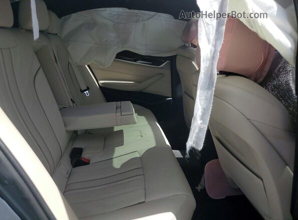 WBAJA5C38HG895077 2017 BMW 5 SERIES Gray Вид задніх сидінь