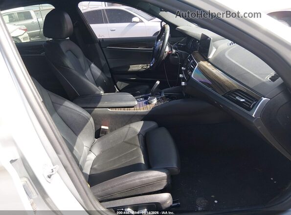 WBAJA5C56KBX87403 2019 BMW 5 SERIES Silver წინა სალონის ხედი