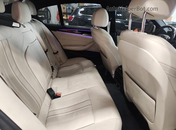 WBAJA5C57KBX86258 2019 BMW 5 SERIES White Widok tylnych siedzeń