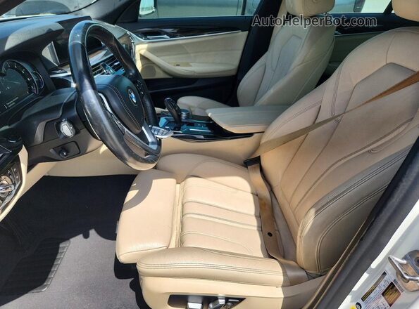 WBAJA7C59KWW17850 2019 BMW 5 SERIES White Vista interior delantera