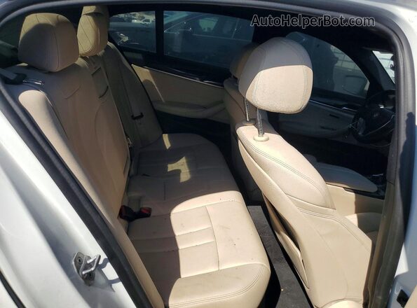 WBAJA9C51KB399390 2019 BMW 5 SERIES White Widok tylnych siedzeń