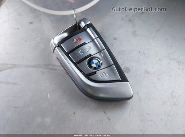 WBAJA9C53KB389430 2019 BMW 5 SERIES Silver Widok deski rozdzielczej