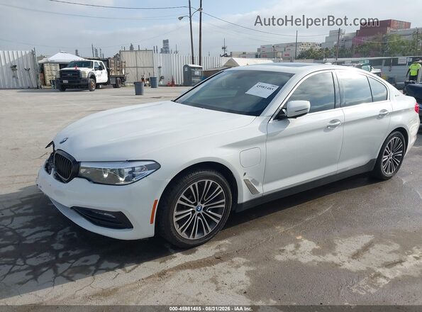 WBAJA9C59JB250031 2018 BMW 5 SERIES Белый Передняя левая четверть