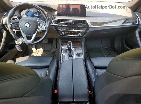 WBAJB1C53JB085253 2018 BMW 5 SERIES Silver Widok deski rozdzielczej