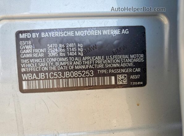 WBAJB1C53JB085253 2018 BMW 5 SERIES Silver Widok komory silnika