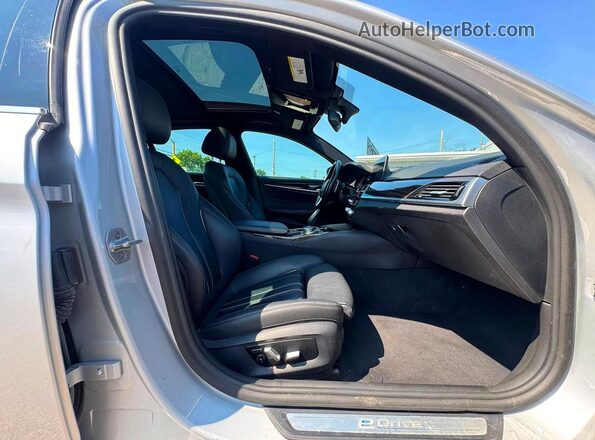 WBAJB1C56JB084145 2018 BMW 5 SERIES Gray Rear seats view