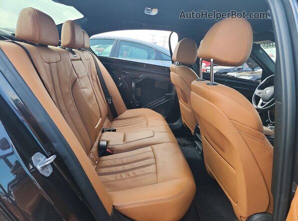 WBAJB1C59KB375191 2019 BMW 5 SERIES Gray Widok tylnych siedzeń
