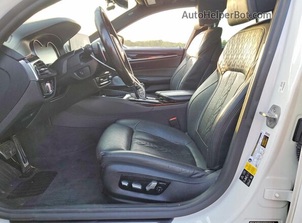 WBAJB9C50JB286378 2018 BMW M5 White Vista interior delantera