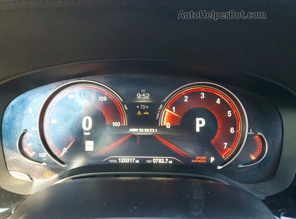WBAJB9C5XJB035853 2018 BMW M5 Gray ხელსაწყოთა პანელის ხედი