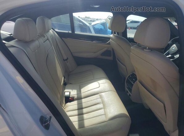 WBAJE5C53JG918003 2018 BMW 5 SERIES White Widok tylnych siedzeń