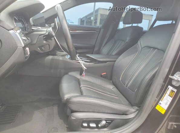 WBAJE5C56JWA96533 2018 BMW 5 SERIES Gray Front interior view