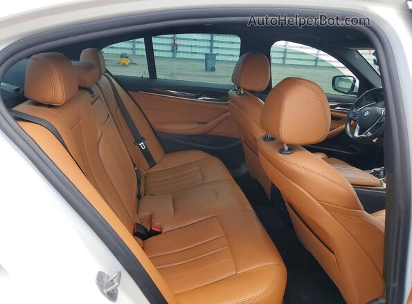 WBAJE5C59KWW11734 2019 BMW 5 SERIES White Vista de los asientos traseros