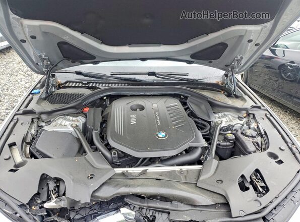 WBAJE7C52JWC55267 2018 BMW 5 SERIES Silver Vista interior trasera