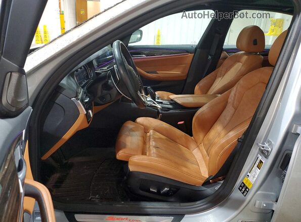 WBAJE7C53JWC56752 2018 BMW 5 SERIES Silver Vista interior delantera