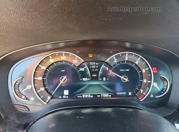 WBAJE7C55JWD52754 2018 BMW 5 SERIES Black ხელსაწყოთა პანელის ხედი