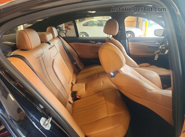 WBAJE7C59JWD53387 2018 BMW 5 SERIES Blue Հետևի նստատեղերի տեսք