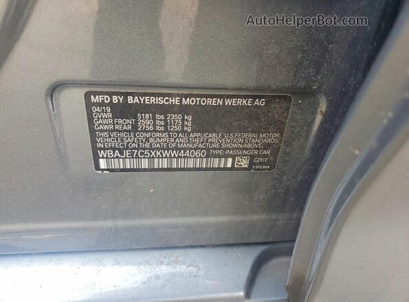 WBAJE7C5XKWW44060 2019 BMW 5 SERIES Gray Շարժիչի բաժամունքի տեսք