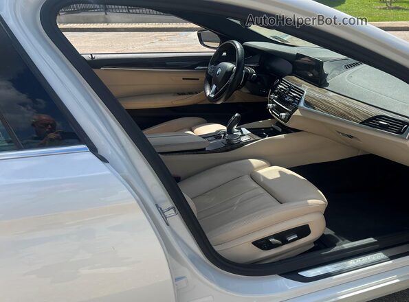 WBAJR3C00LWW63753 2020 BMW 5 SERIES White წინა სალონის ხედი