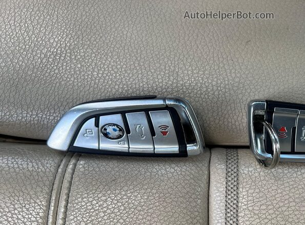 WBAJR3C00LWW63753 2020 BMW 5 SERIES White უკანა ხედი