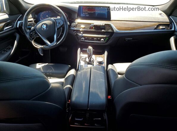 WBAJR3C07LWW61577 2020 BMW 5 SERIES Серебряный Вид панели приборов