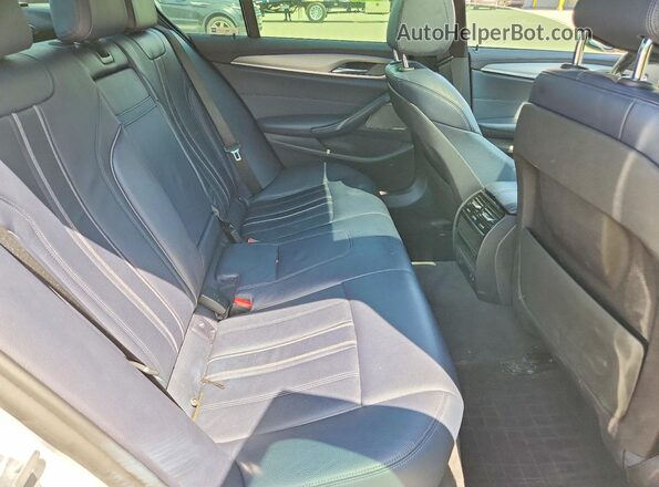WBAJS3C08LCE05666 2020 BMW 5 SERIES White Vista de los asientos traseros