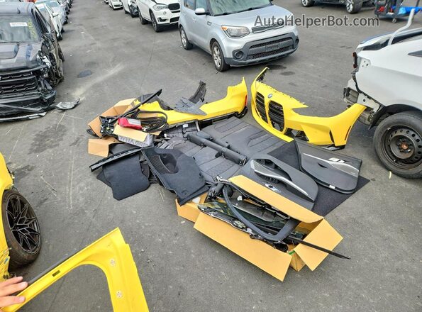 WBS43AY01PFN90020 2023 BMW M3 Yellow Շարժիչի բաժամունքի տեսք