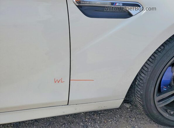 WBS6G9C57GD931995 2016 BMW M6 White Vista del compartimento del motor