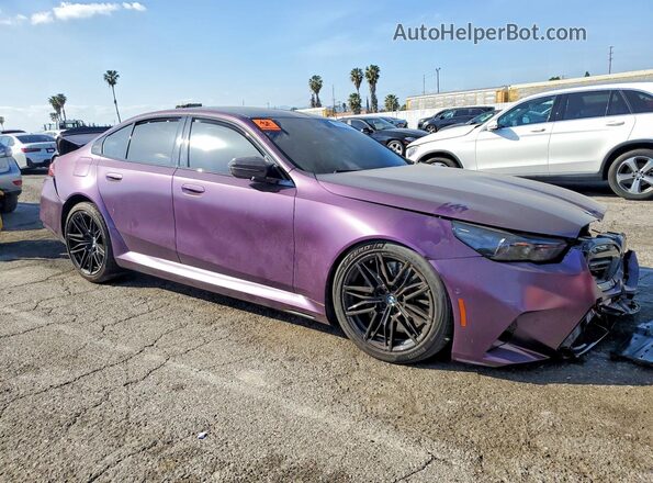 WBS83FK00SCU35556 2025 BMW M5 Purple Przód prawy