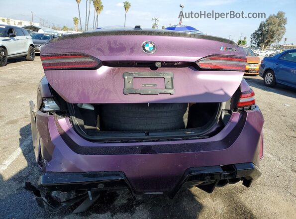 WBS83FK00SCU35556 2025 BMW M5 Purple Widok z tyłu