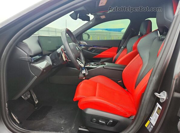 WBS83FK0XSCU38299 2025 BMW M5 Black Вид салону спереду
