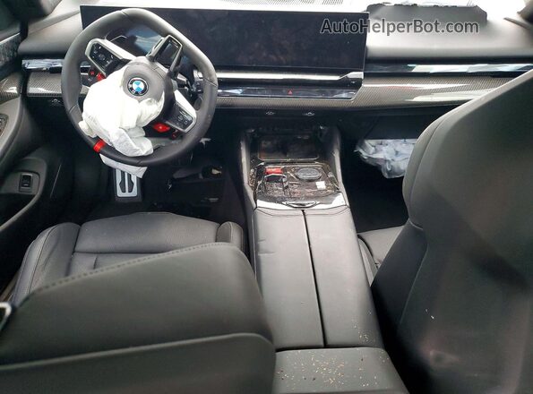 WBS83GV07TCX50180 2026 BMW M5 Серый Вид панели приборов