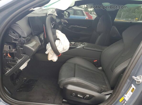 WBS83GV07TCX50180 2026 BMW M5 Серый Вид салона спереди