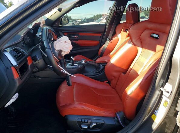 WBS8M9C53J5K99791 2018 BMW M3 Gray Widok wnętrza z przodu