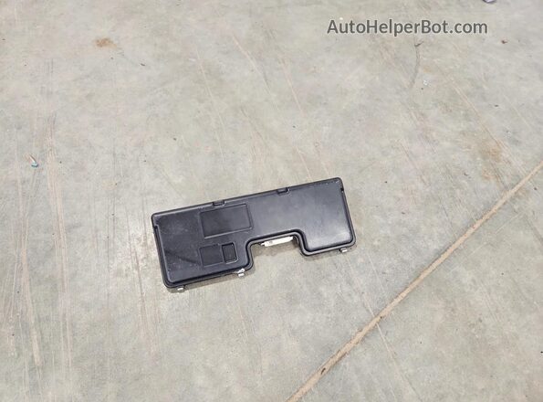 WBSJF0C58JB282204 2018 BMW M5 Gray Engine compartment view