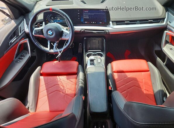 WBX13EF09R5Y41818 2024 BMW X1 White წინა პანელის ხედი