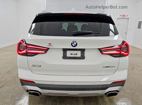 WBX47DP08NN121673 2022 BMW X3 White Widok z tyłu
