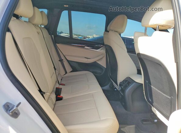 WBX47DP09RN314081 2024 BMW X3 White Вид задньої частини салону