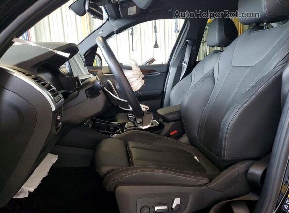 WBX57DP00PN244830 2023 BMW X3 Black Вид салону спереду