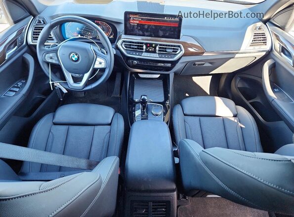 WBX57DP0XRN310755 2024 BMW X3 Black Առջևի վահանակի տեսք